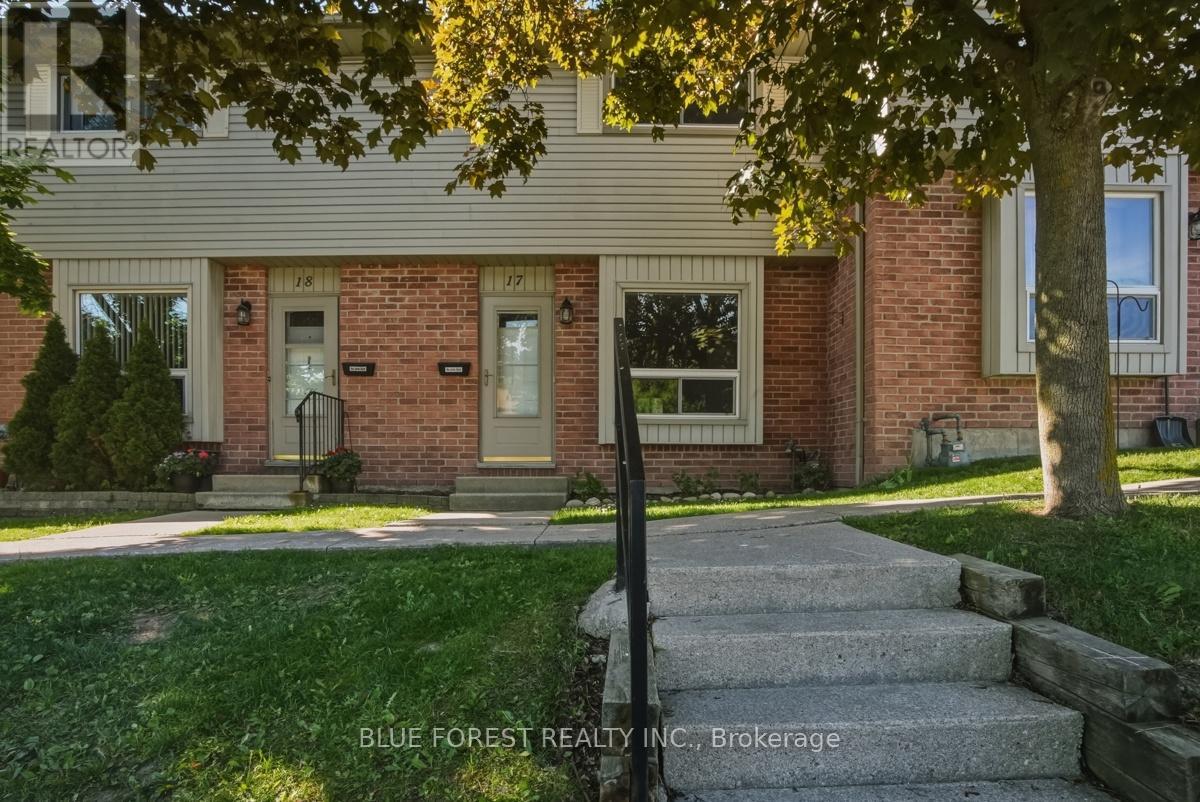 MLS® listing #29939997 for sale located at 17 - 226 HIGHVIEW AVENUE W