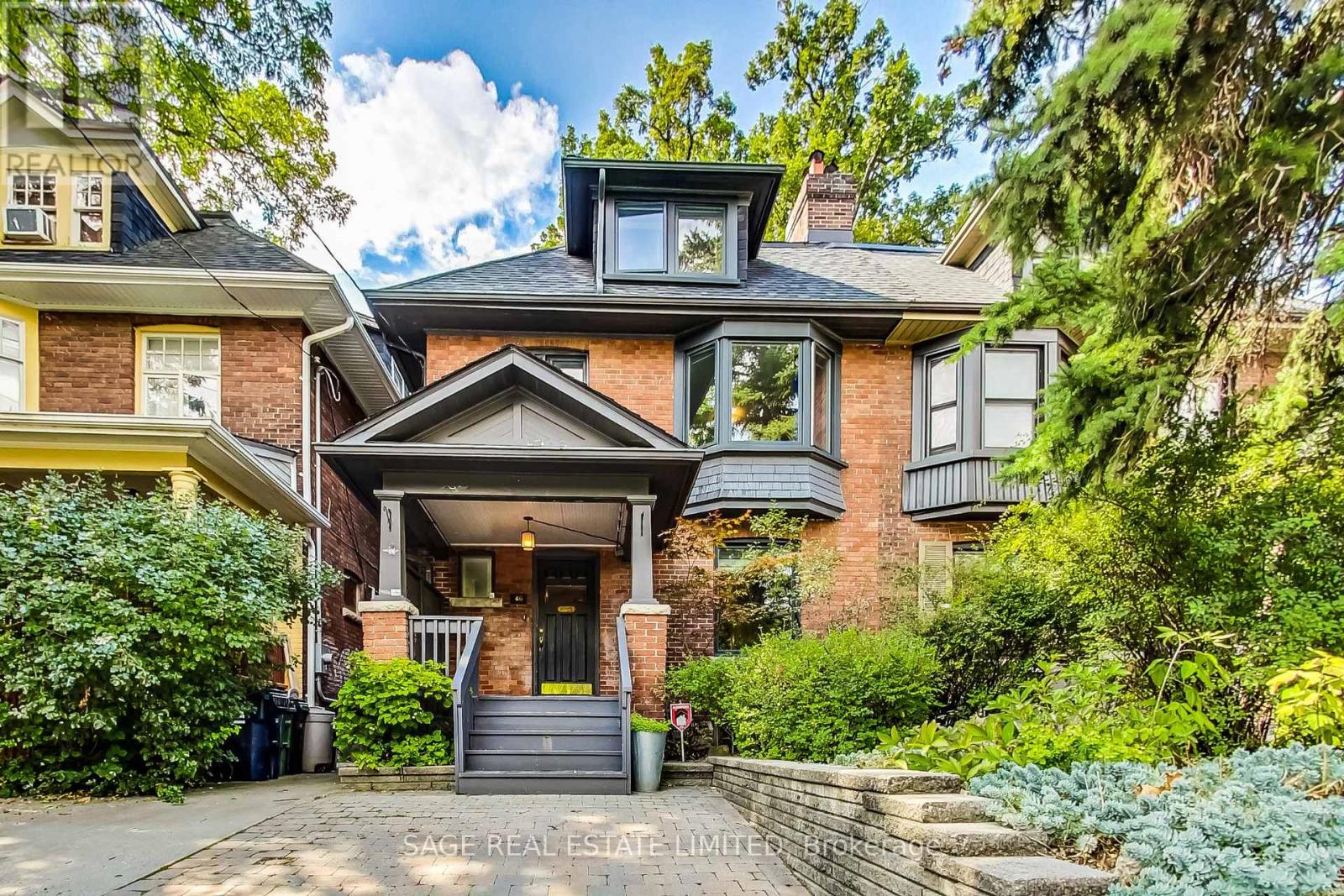 MLS® listing #29940127 for sale located at 46 ALBERTA AVENUE