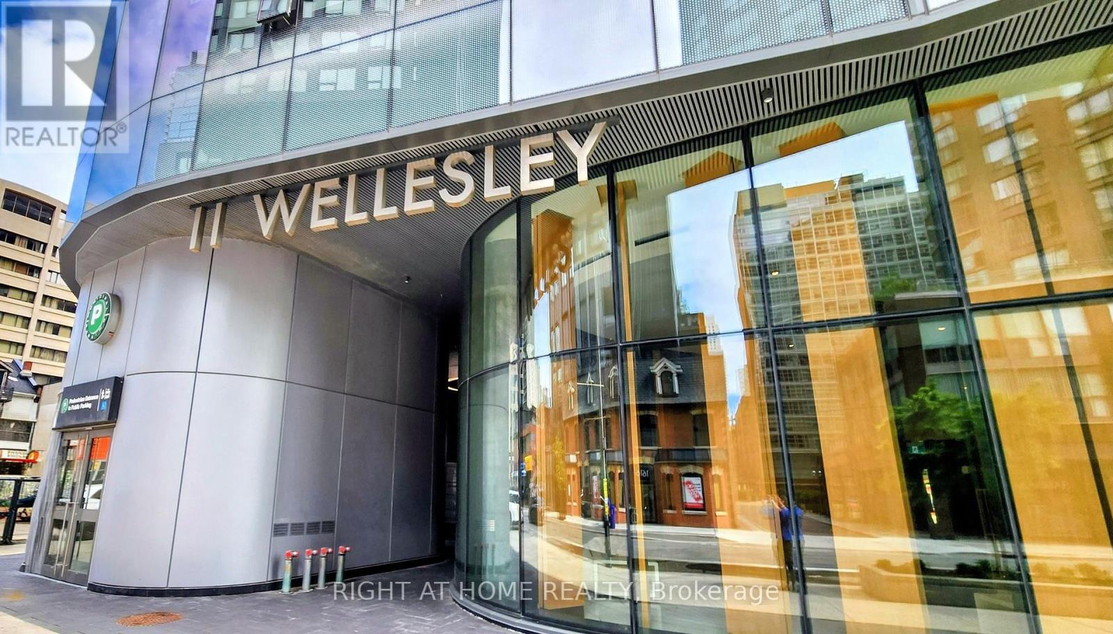MLS® listing #29940128 for sale located at 4301 - 11 WELLESLEY STREET W
