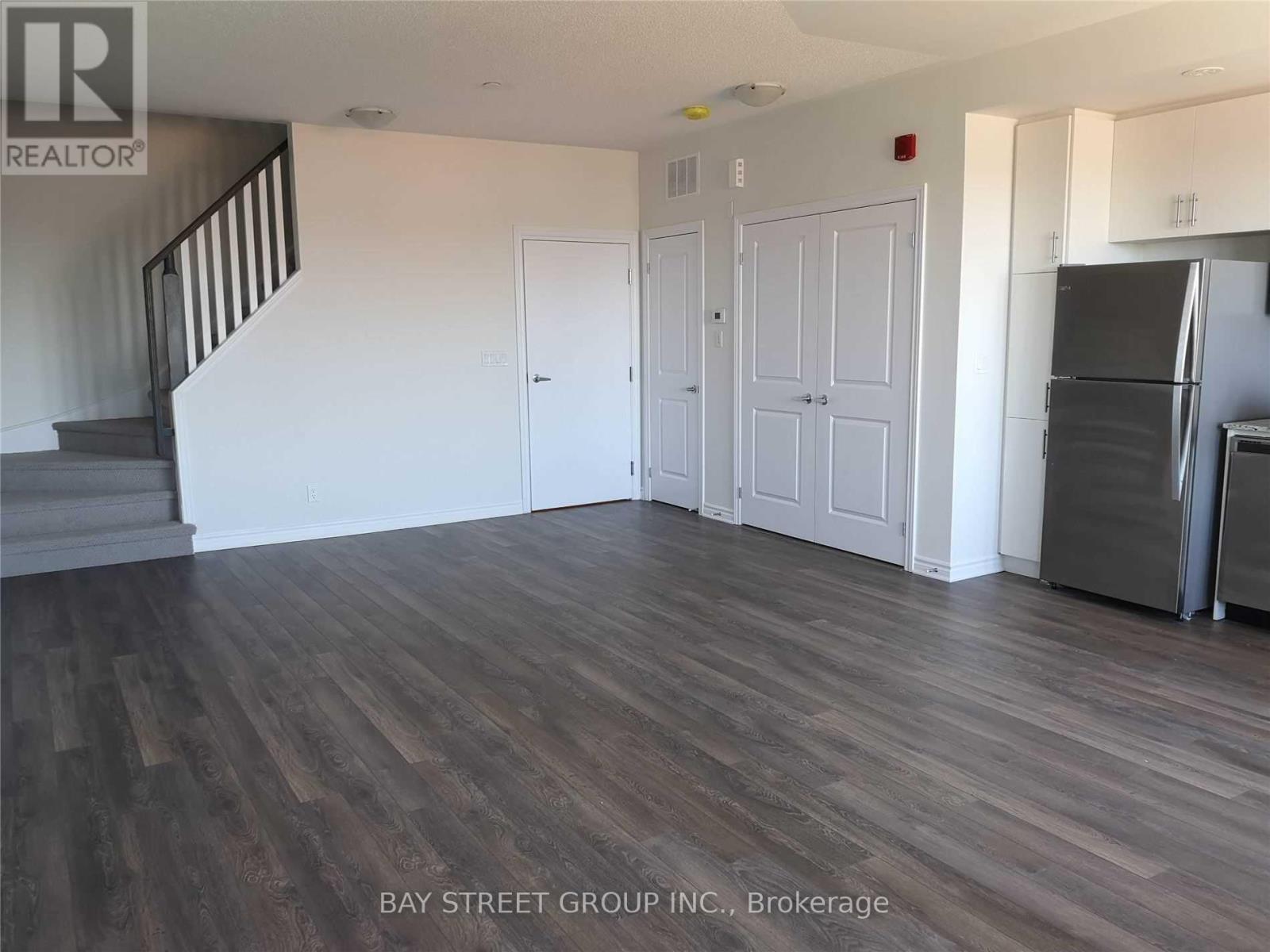 MLS® listing #29940147 for sale located at 7 - 95 EASTWOOD PARK GARDENS
