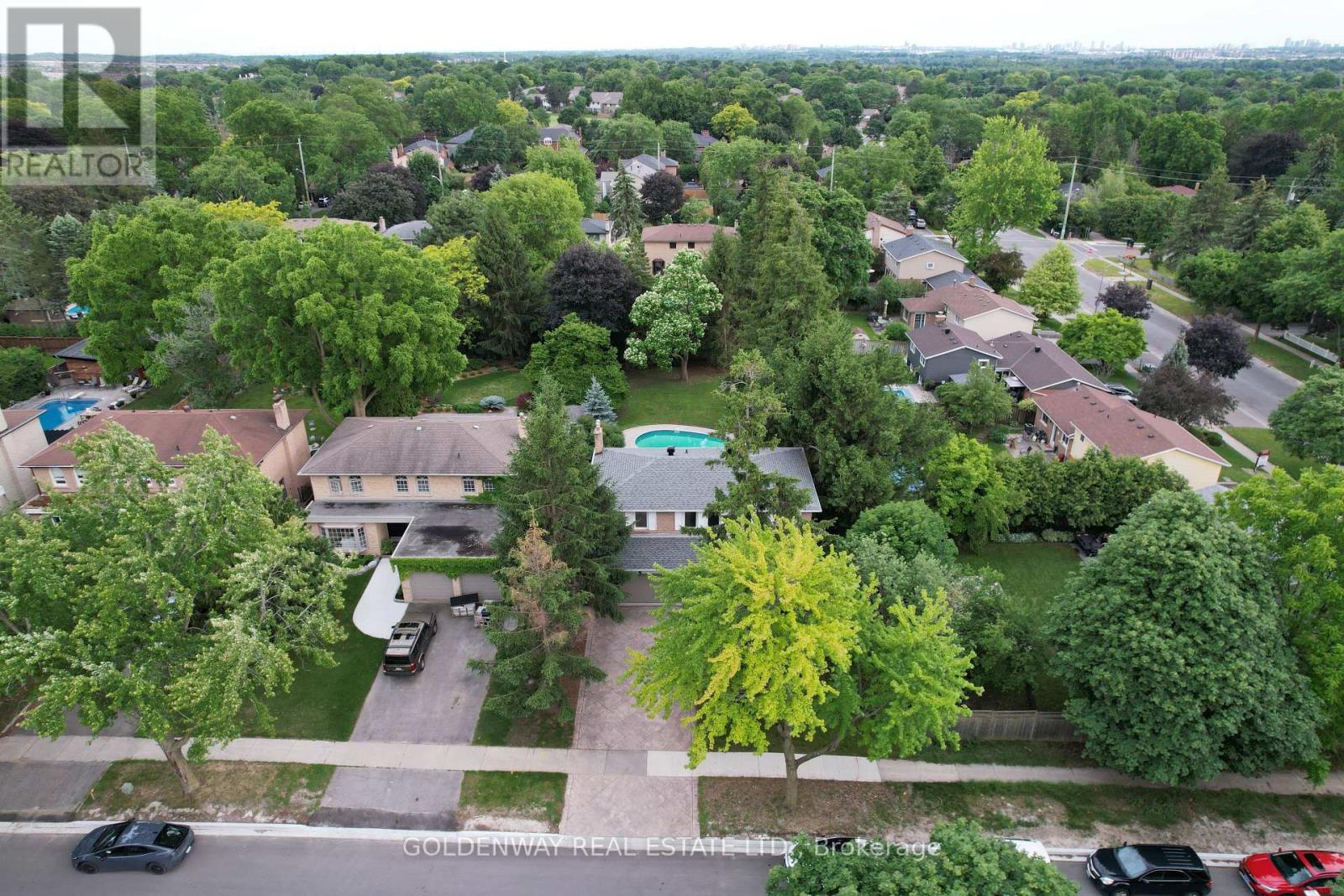 MLS® listing #29940177 for sale located at 3 SIR LANCELOT DRIVE