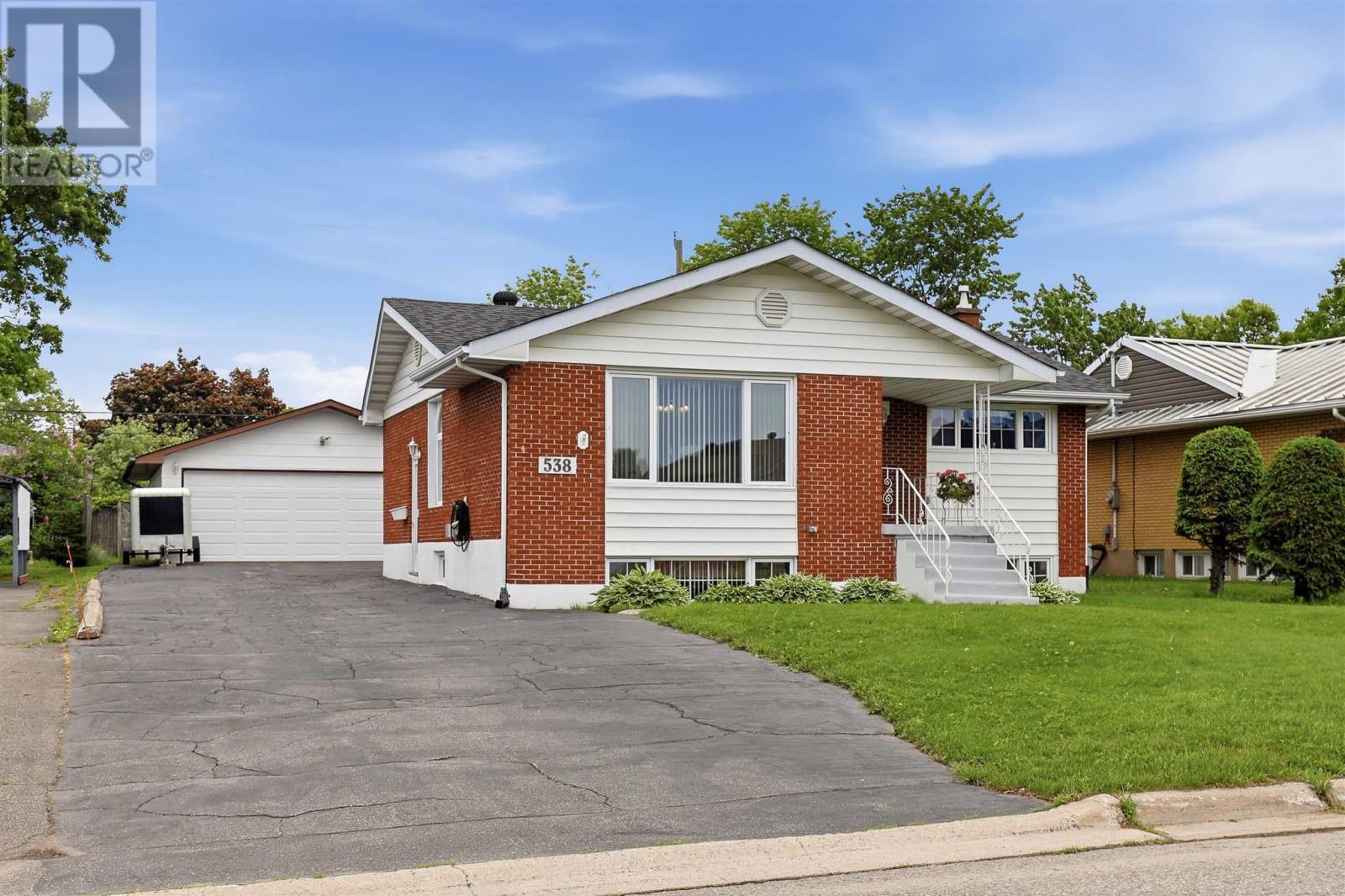 MLS® listing #29940475 for sale located at 538 Wilson ST