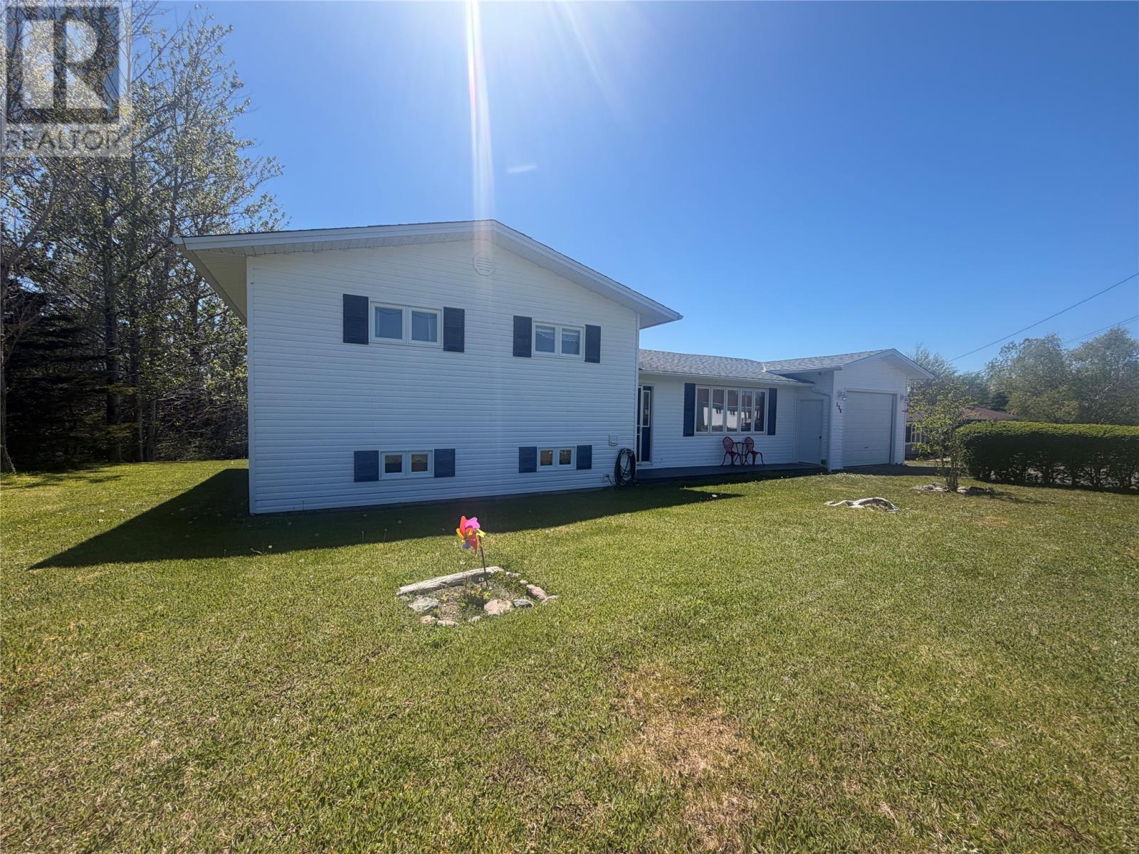 MLS® listing #29940588 for sale located at 136 - 138 Greenwood Street