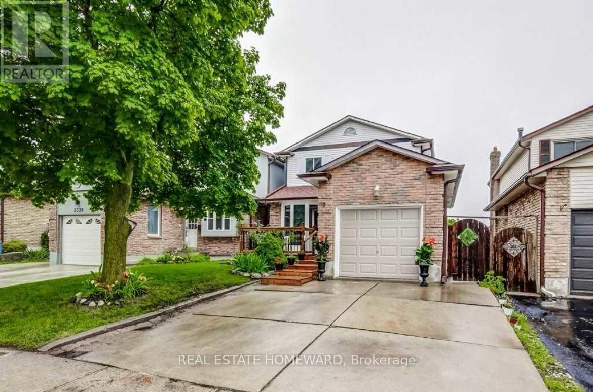 MLS® listing #29940639 for sale located at 2336 MALCOLM CRESCENT