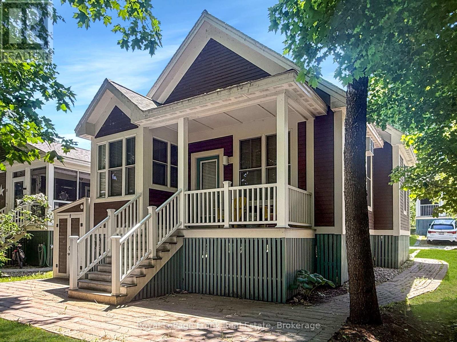 MLS® listing #29940660 for sale located at 145 - 10 FARM VIEW LANE