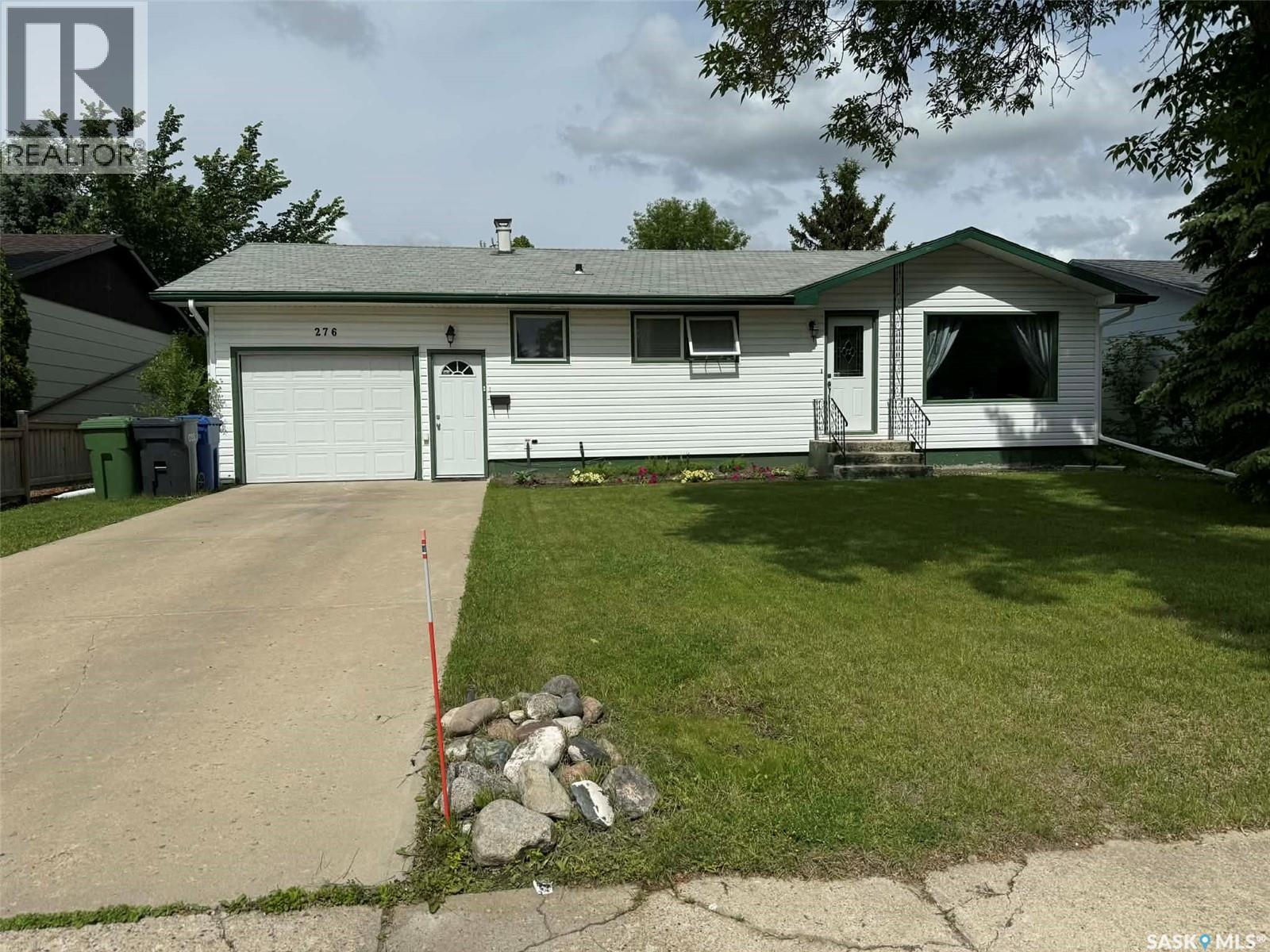 MLS® listing #29941233 for sale located at 276 Circlebrooke DRIVE