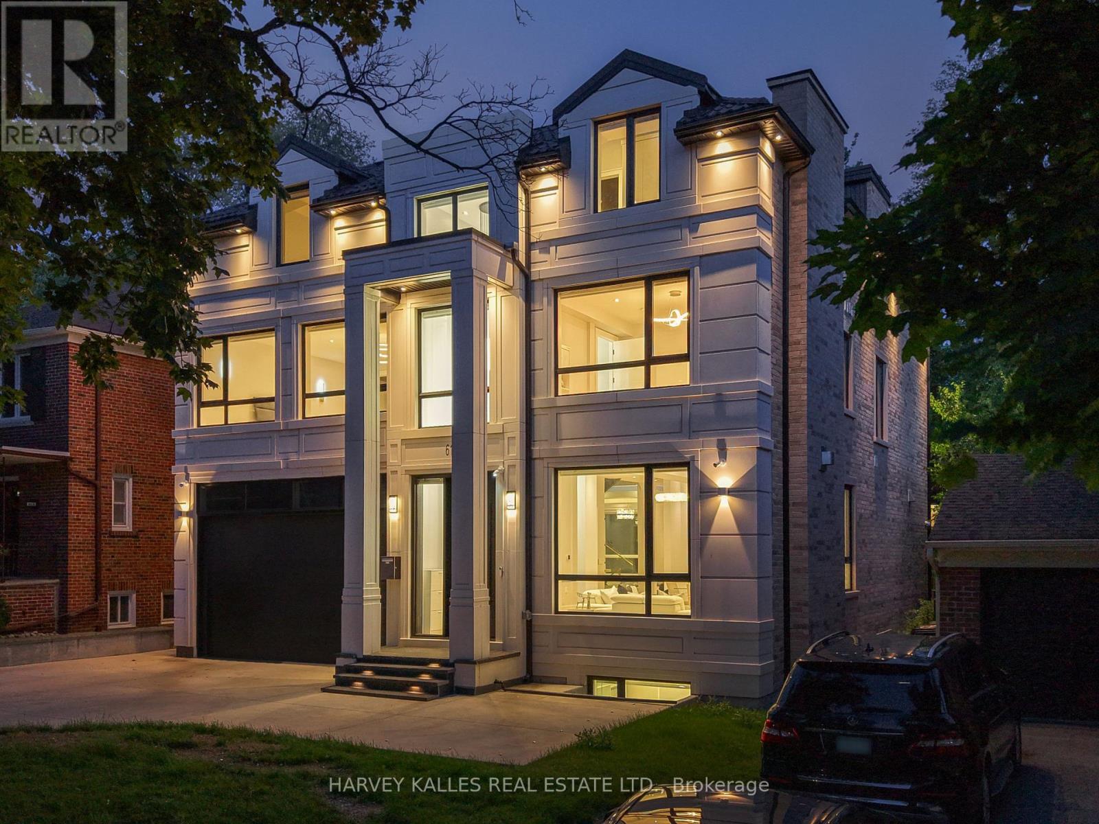 MLS® listing #29941386 for sale located at 615 BRIAR HILL AVENUE
