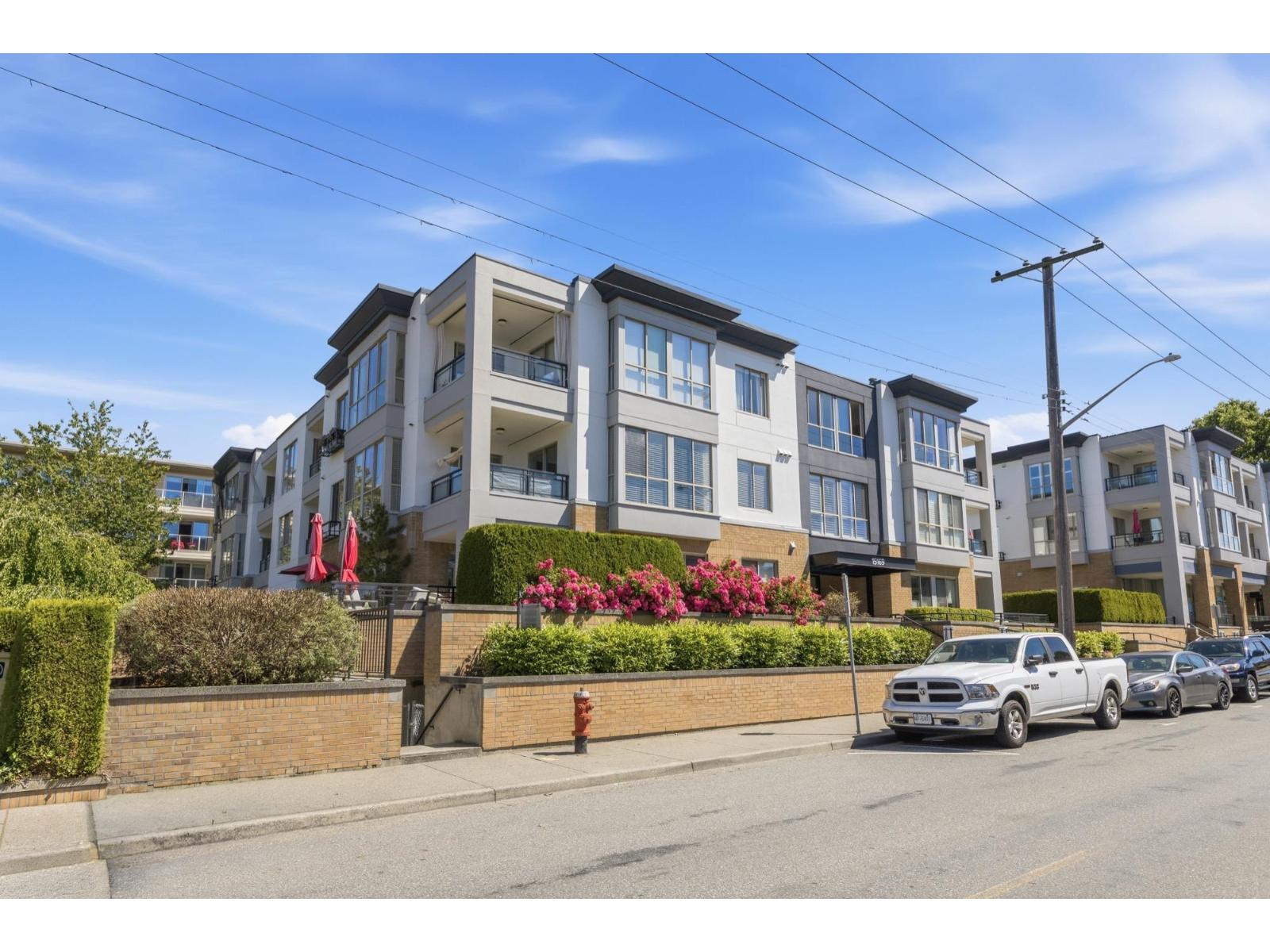 MLS® listing #29941478 for sale located at 201 15169 BUENA VISTA AVENUE