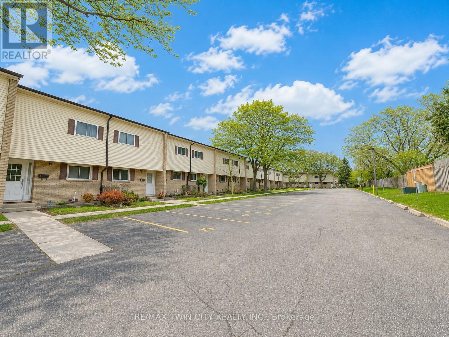 MLS® listing #29941663 for sale located at A5 - 211 VERONICA DRIVE