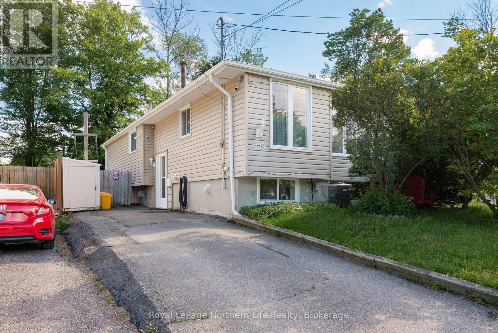MLS® listing #29941702 for sale located at 325 GORDON DRIVE