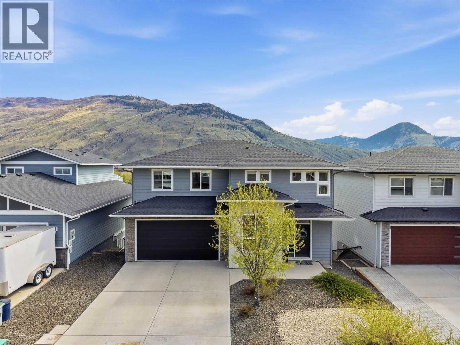 MLS® listing #29942863 for sale located at 833 Woodrush Drive