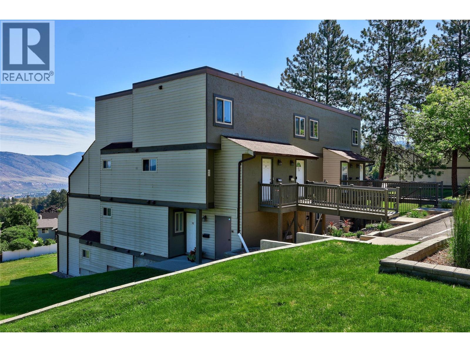 MLS® listing #29943141 for sale located at 1750 Summit Drive Unit# 32