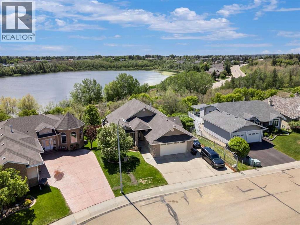 MLS® listing #29943905 for sale located at 32 Lakes Close