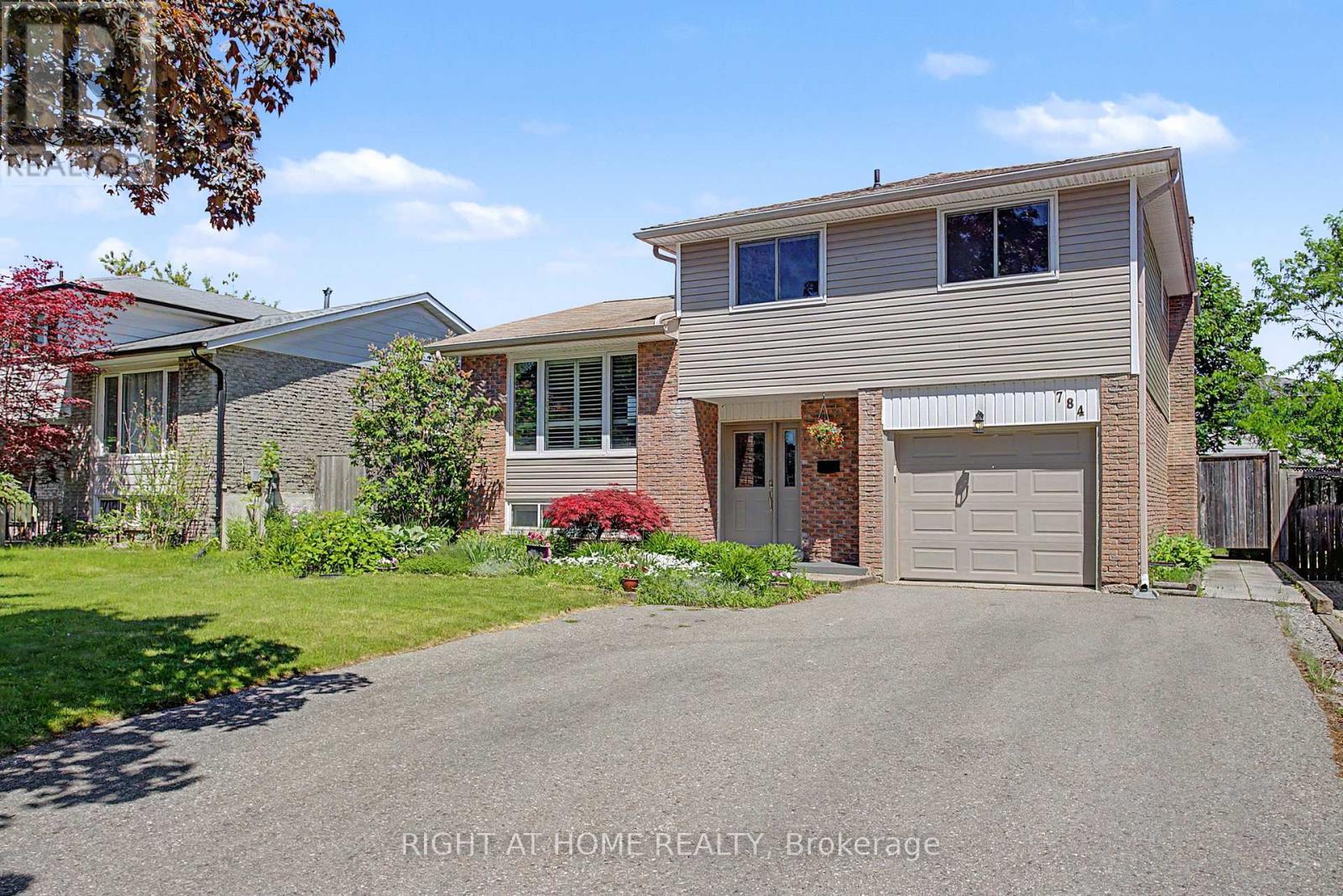 MLS® listing #29945479 for sale located at 784 RODNEY COURT