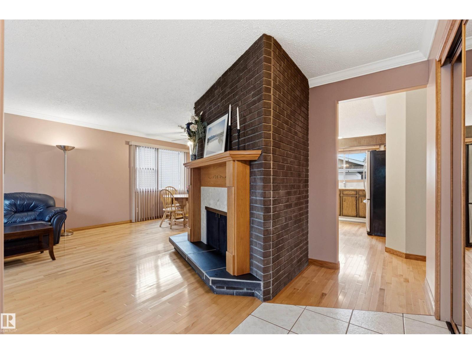 MLS® listing #29945485 for sale located at 11014 163A AV NW