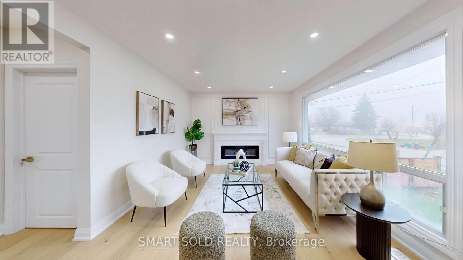 MLS® listing #29945486 for sale located at 439 FERNLEIGH CIRCLE N