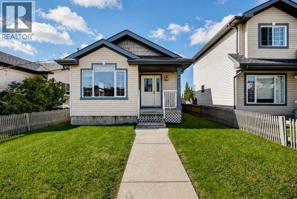 MLS® listing #29945639 for sale located at 9021 95 Avenue