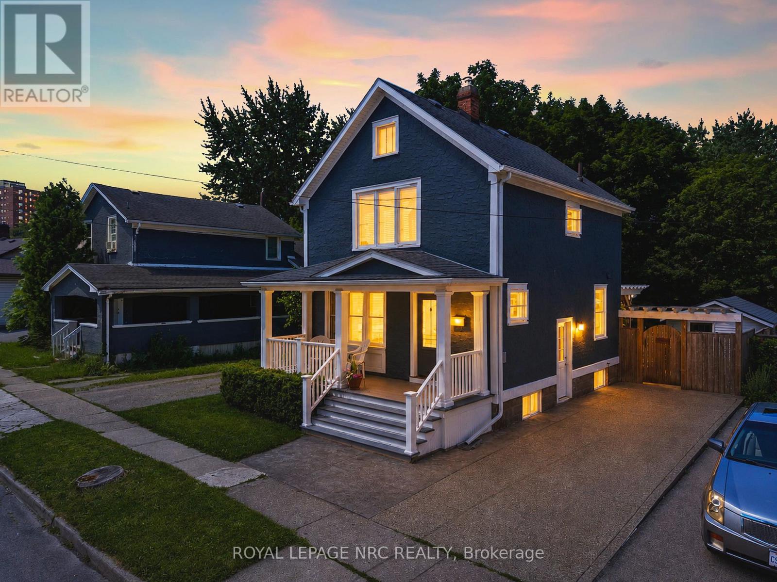 MLS® listing #29945886 for sale located at 5 GREENLAW PLACE