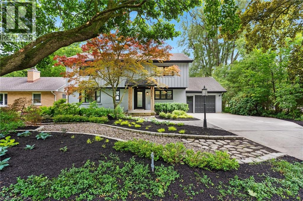 MLS® listing #29945902 for sale located at 203 FORSYTH Drive