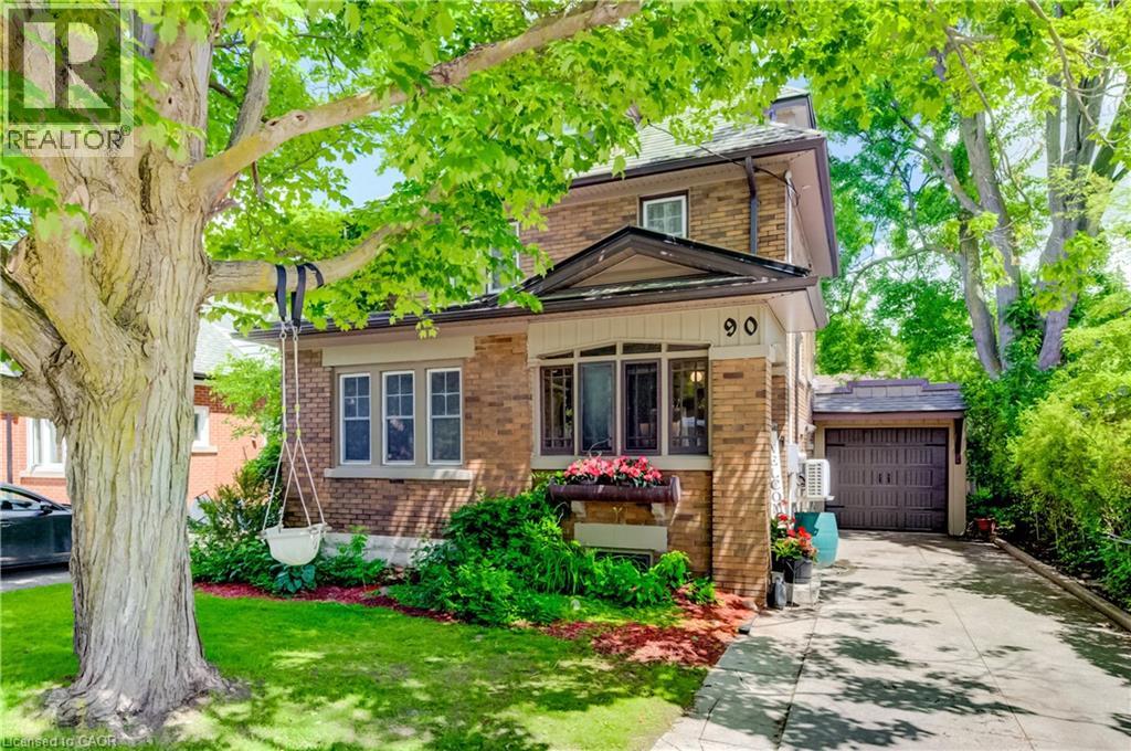 MLS® listing #29946675 for sale located at 90 BROCK Street