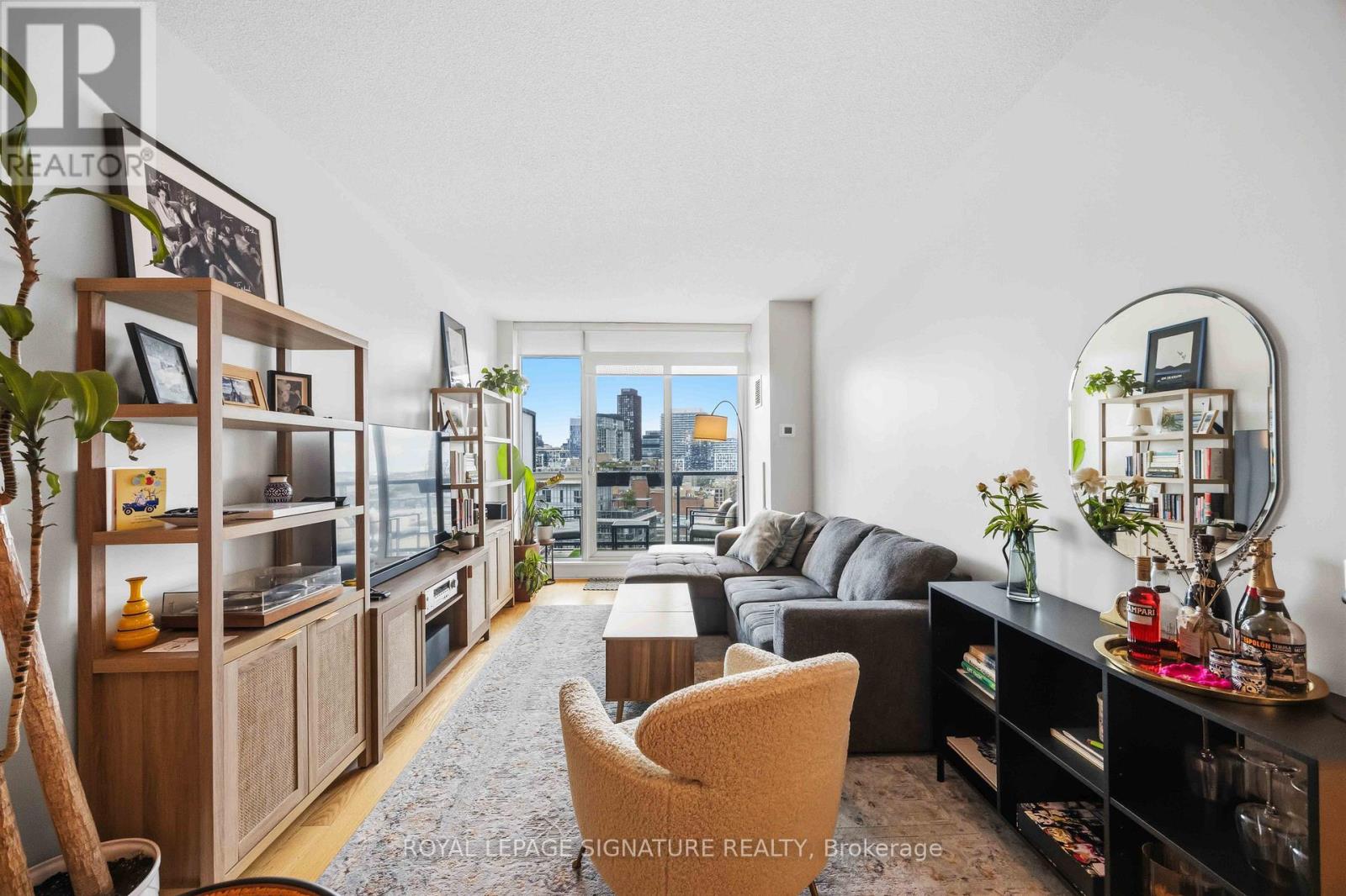 MLS® listing #29946745 for sale located at 1409 - 38 THE ESPLANADE