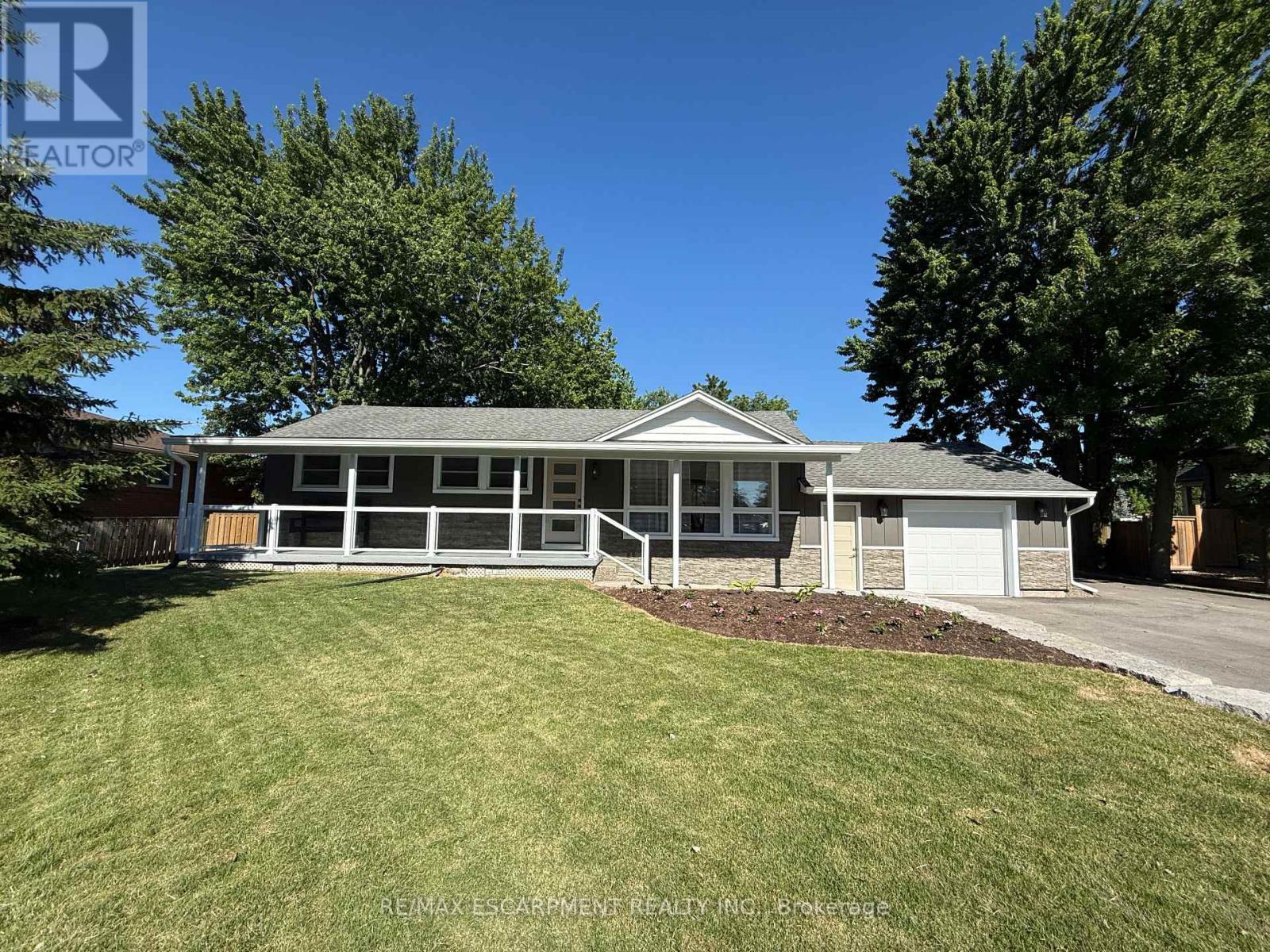 MLS® listing #29946911 for sale located at 99 BYRON AVENUE