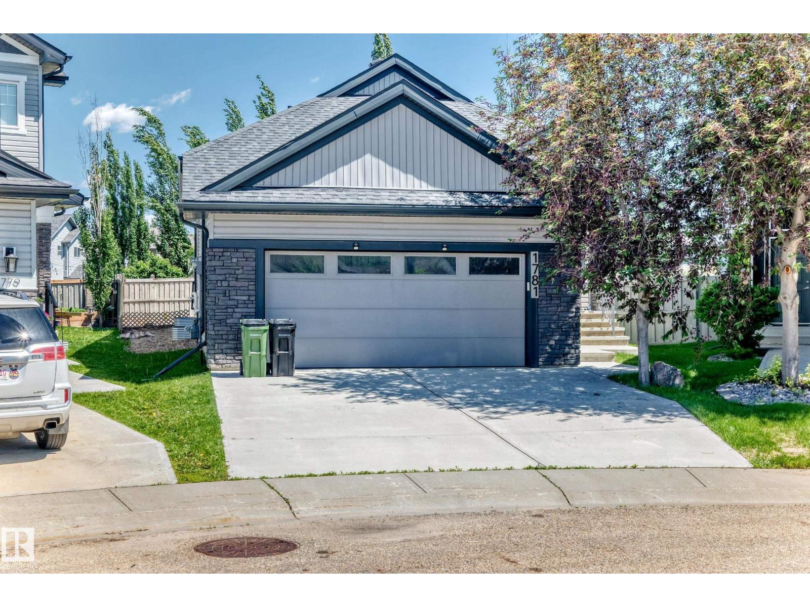 MLS® listing #29950602 for sale located at 1781 MELROSE CR SW