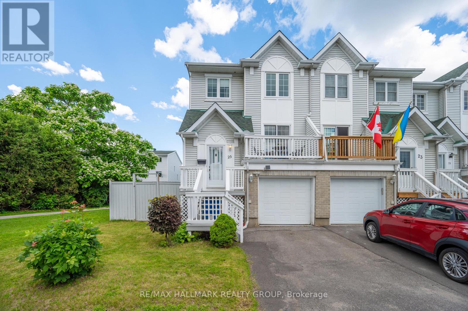 MLS® listing #29950616 for sale located at 36 - 25 CASTLEGREEN PRIVATE
