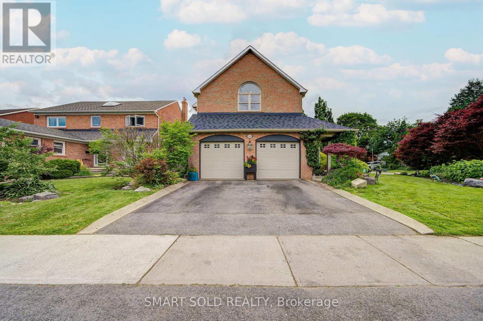 MLS® listing #29950642 for sale located at 84 LONGWATER CHASE
