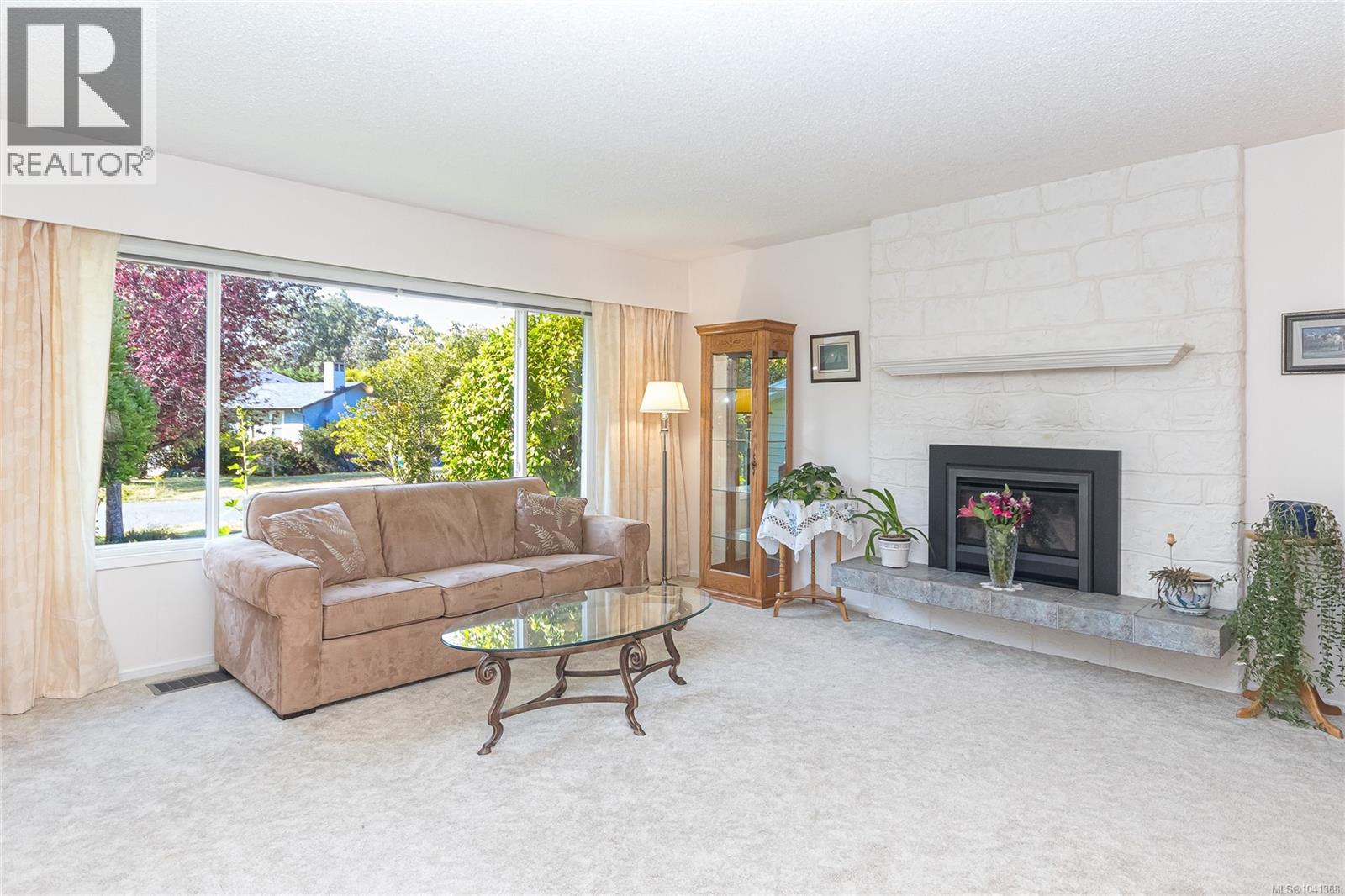 MLS® listing #29950695 for sale located at 986 Lucas Ave