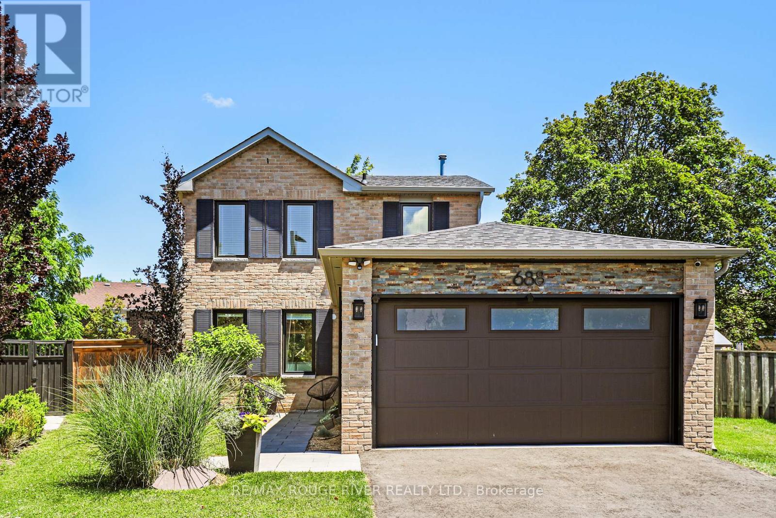 MLS® listing #29950772 for sale located at 688 BECKWORTH SQUARE