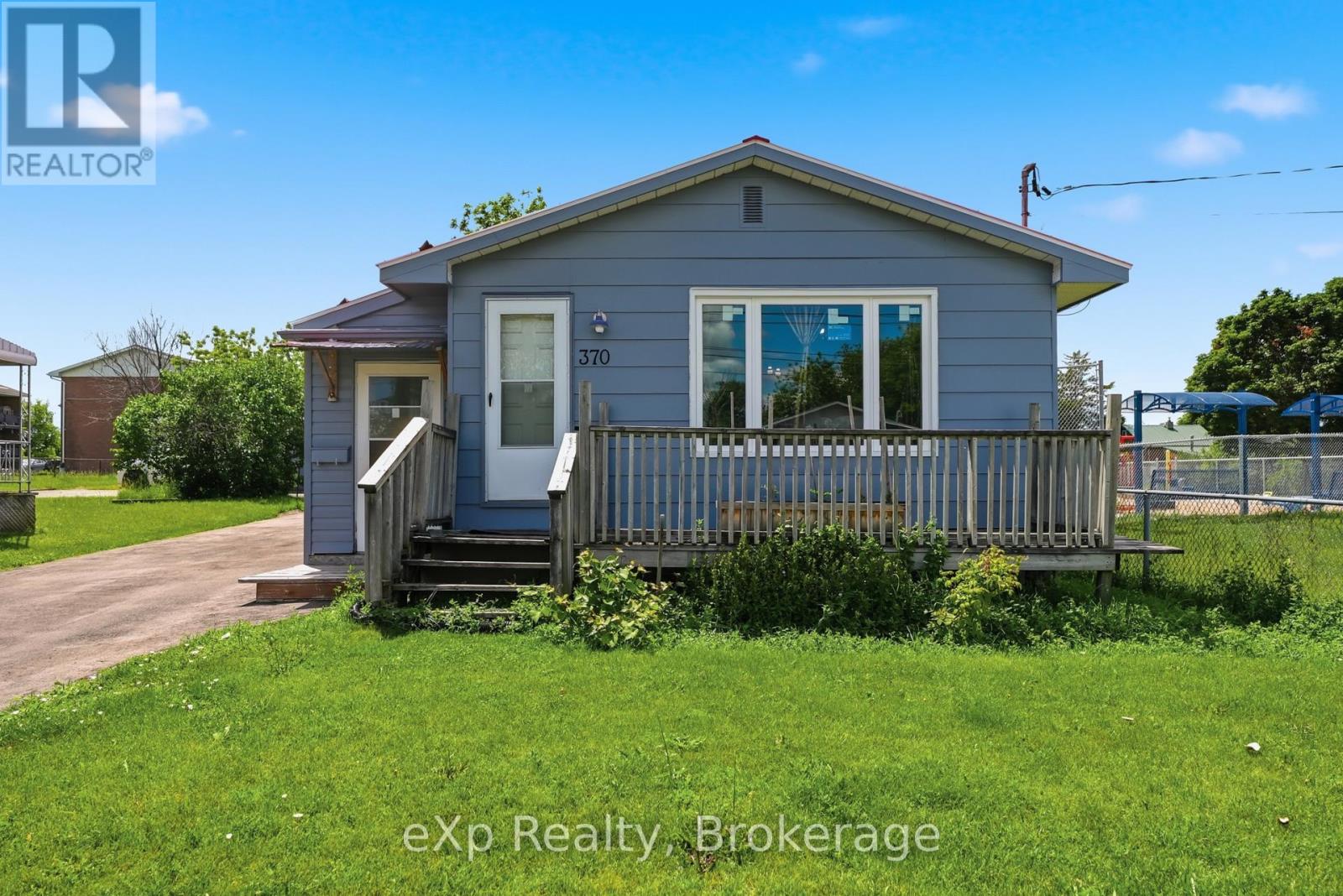 MLS® listing #29950861 for sale located at 370 SIDNEY STREET