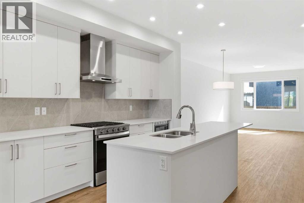 MLS® listing #29951097 for sale located at 107 Royston Way NW