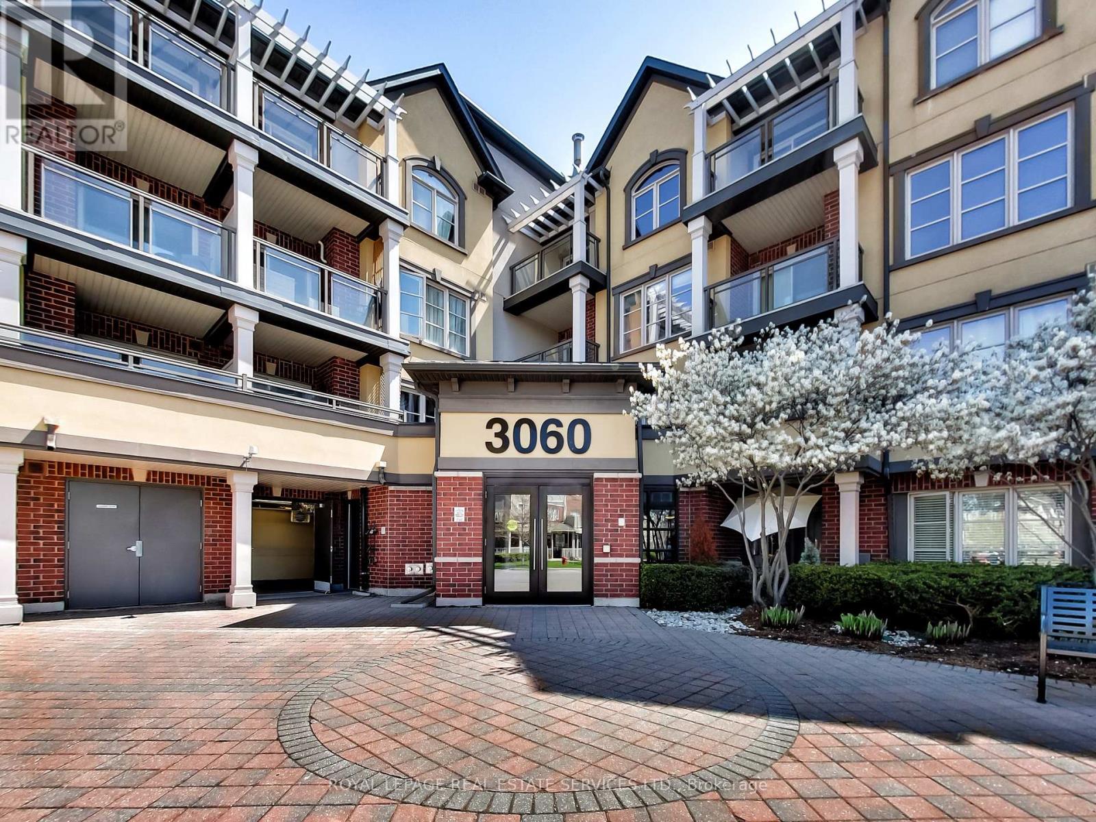 MLS® listing #29951453 for sale located at 221 - 3060 ROTARY WAY