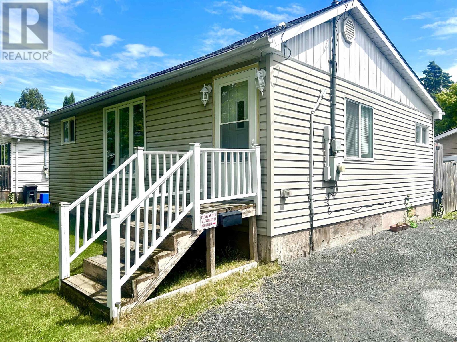 MLS® listing #29951509 for sale located at 1018 Cornwall Avenue North