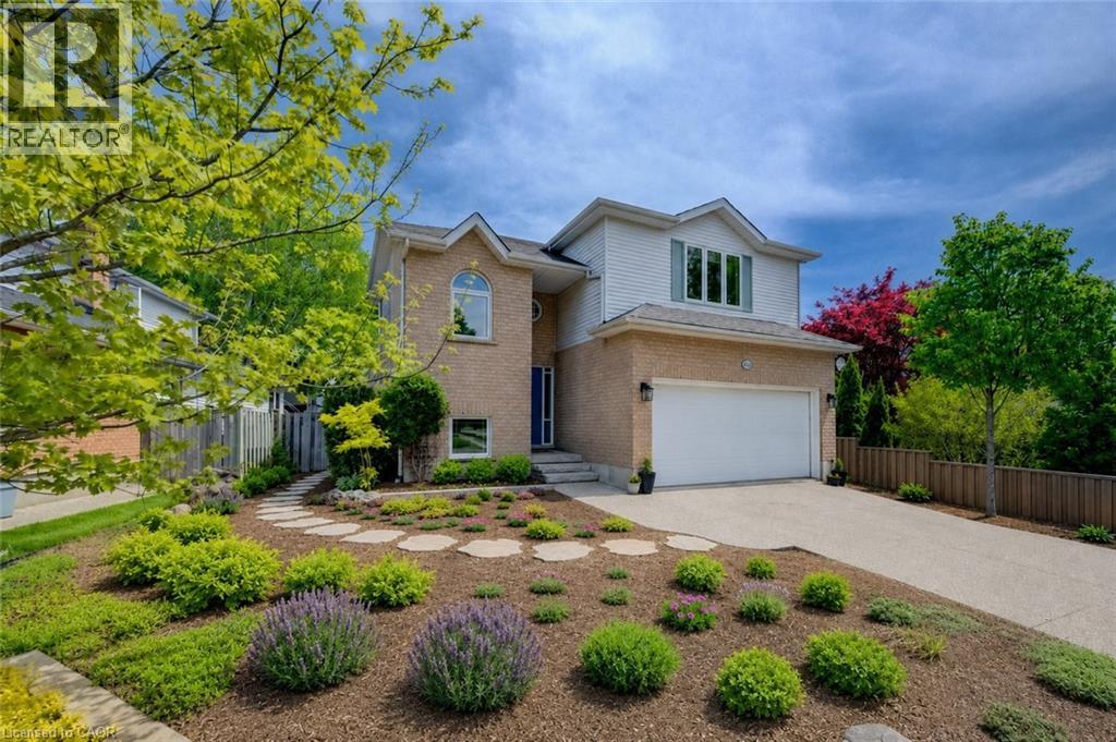 MLS® listing #29951568 for sale located at 464 NORTHLAKE Drive