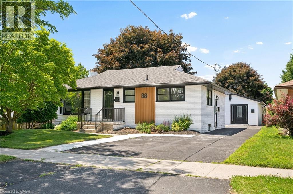 MLS® listing #29951572 for sale located at 88 WOODHAVEN Road