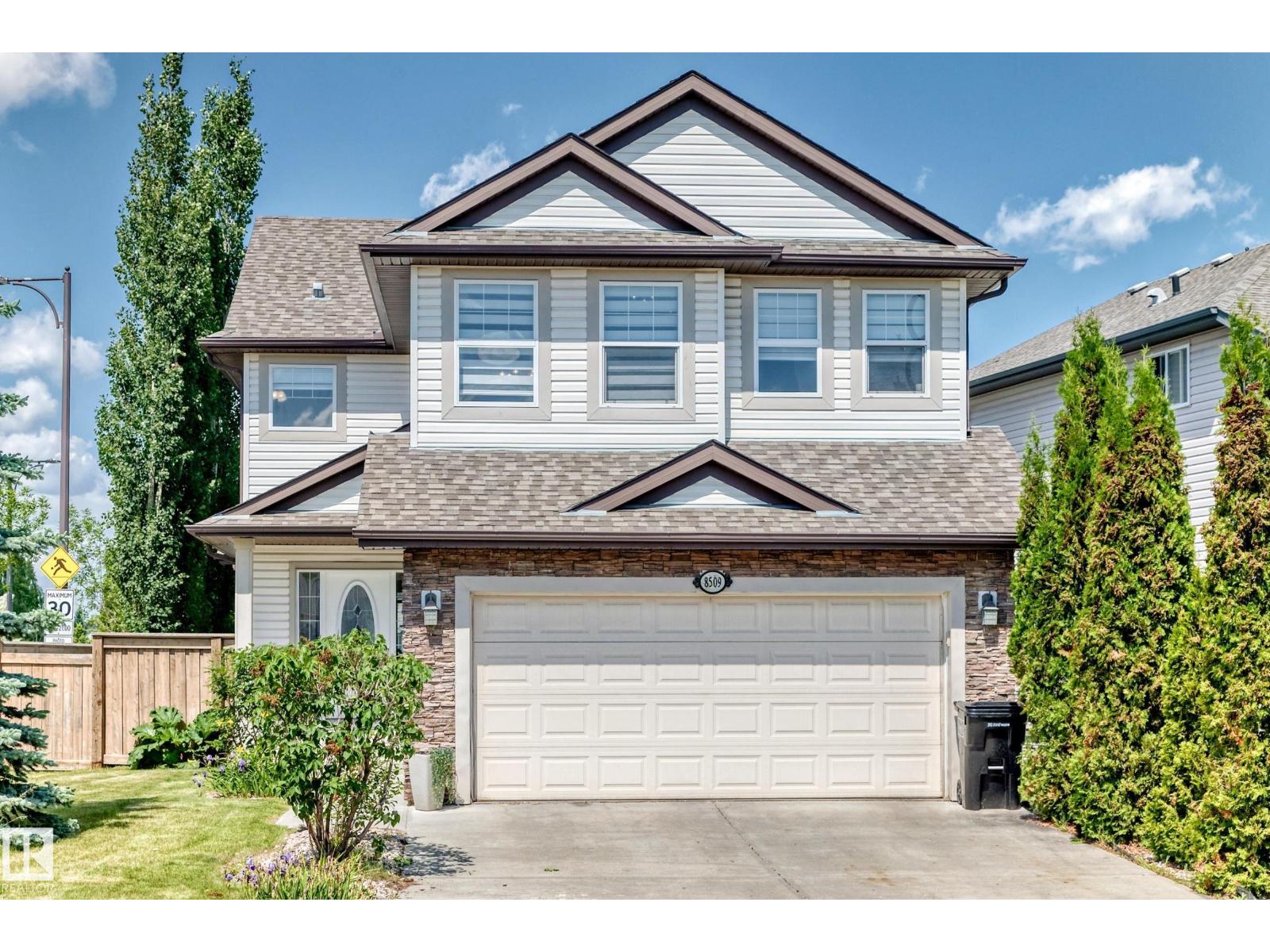 MLS® listing #29951592 for sale located at 8509 SLOANE CR NW