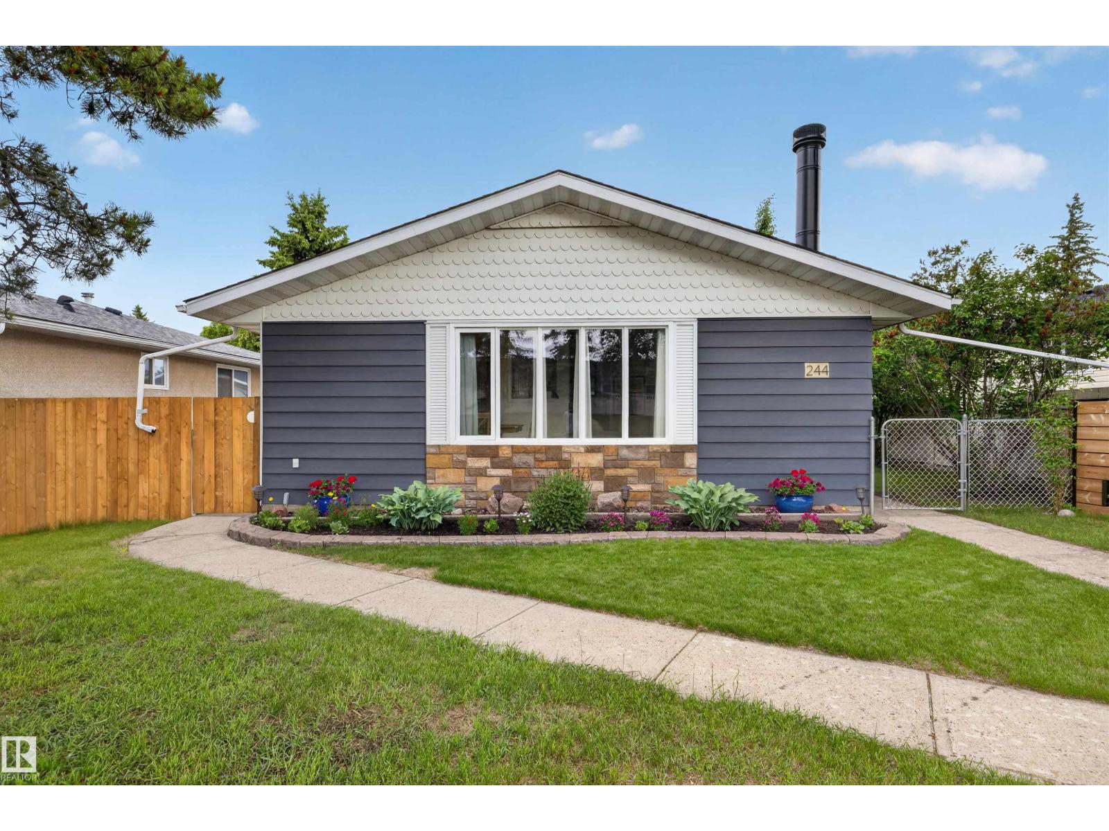 MLS® listing #29951597 for sale located at 244 Knottwood RD N NW