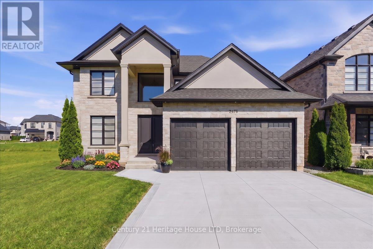MLS® listing #29951695 for sale located at 2476 COLANGELO DRIVE