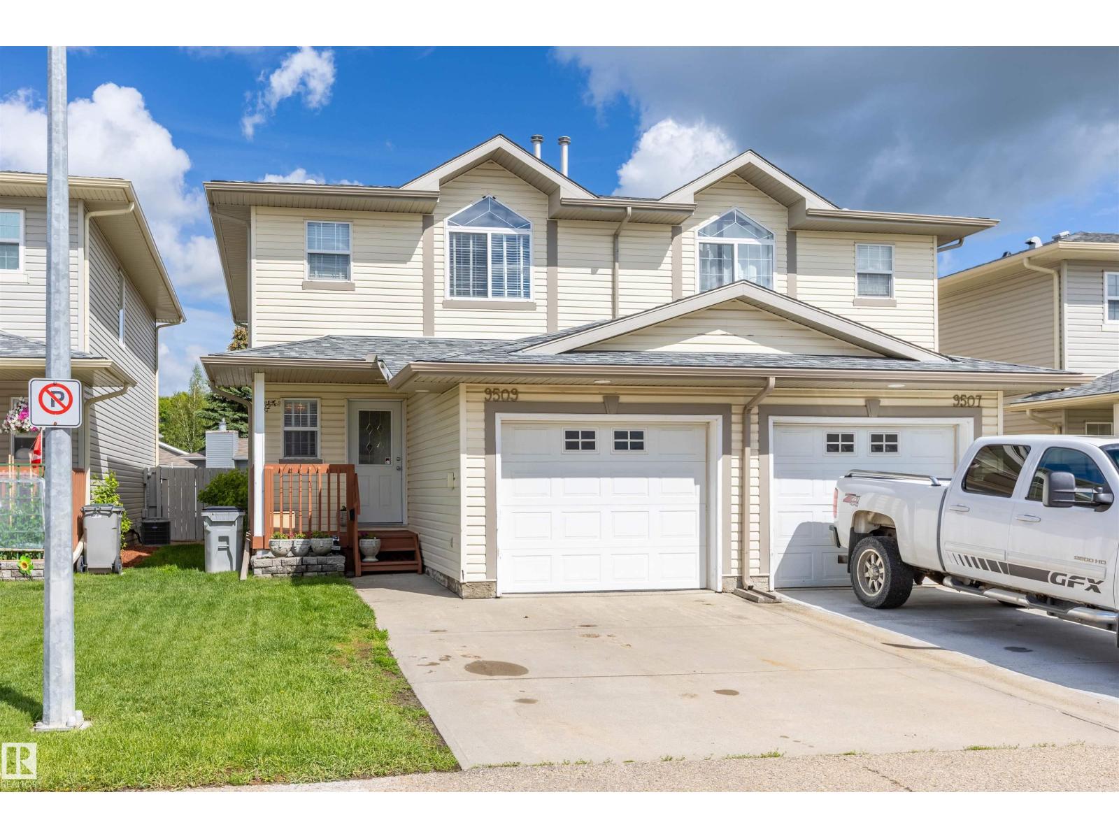 MLS® listing #29951838 for sale located at 9509 99 ST