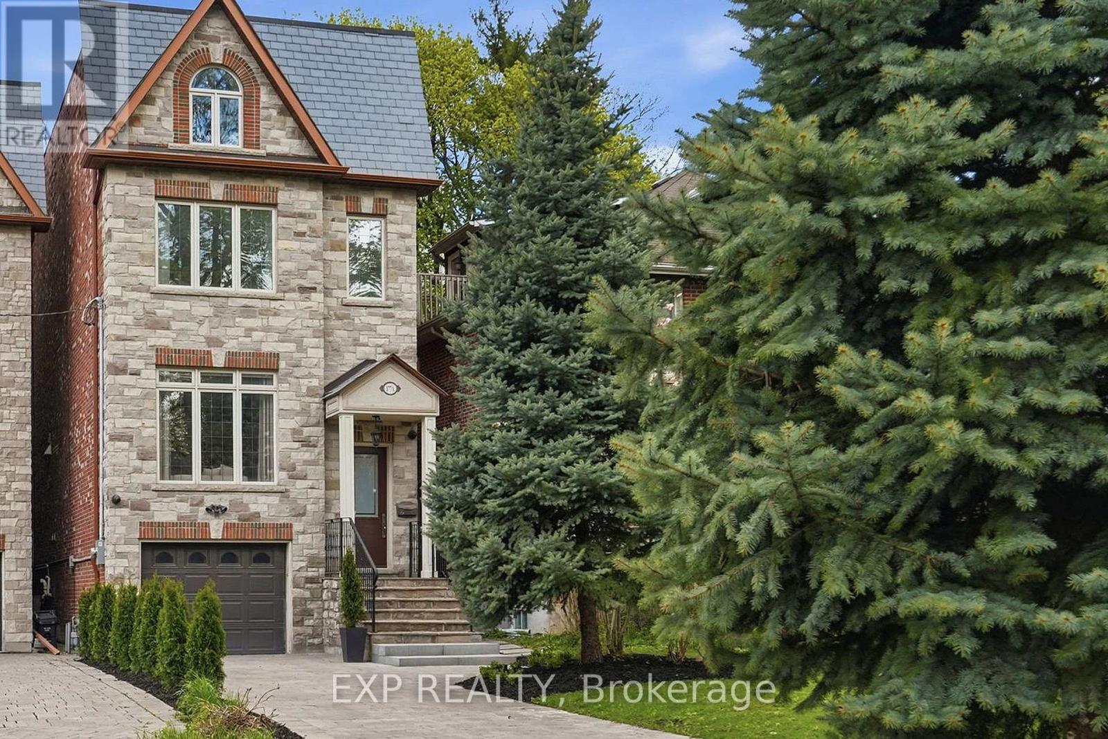 MLS® listing #29952984 for sale located at 177A LYNDHURST AVENUE