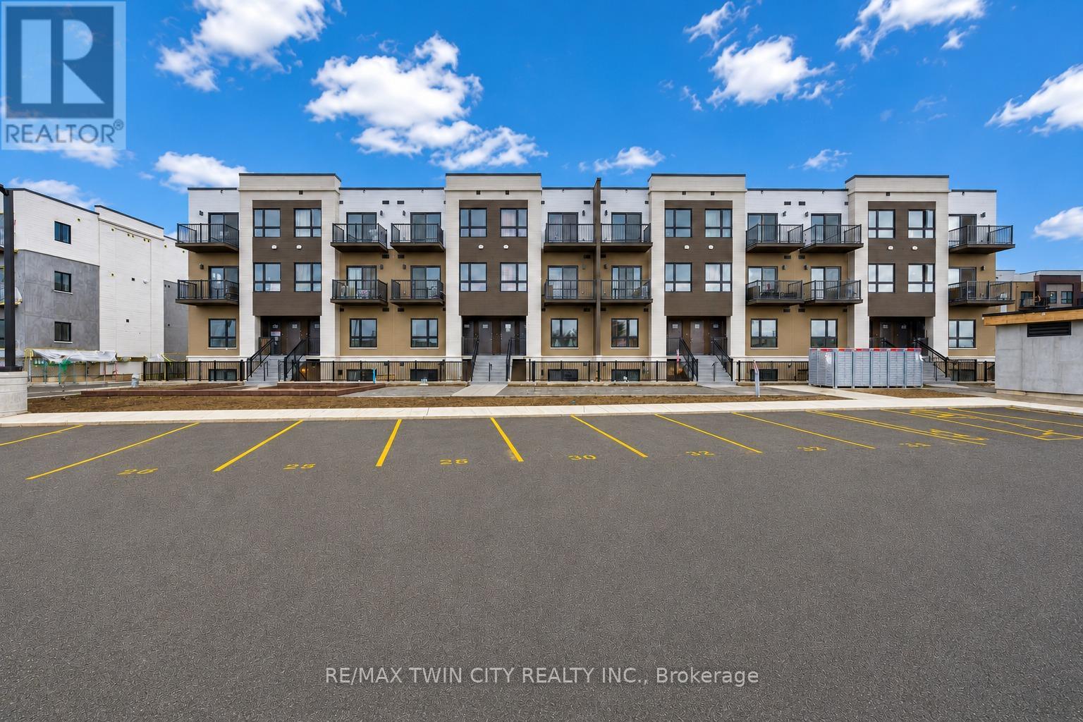 MLS® listing #29953937 for sale located at Q24 - 25 PALACE STREET