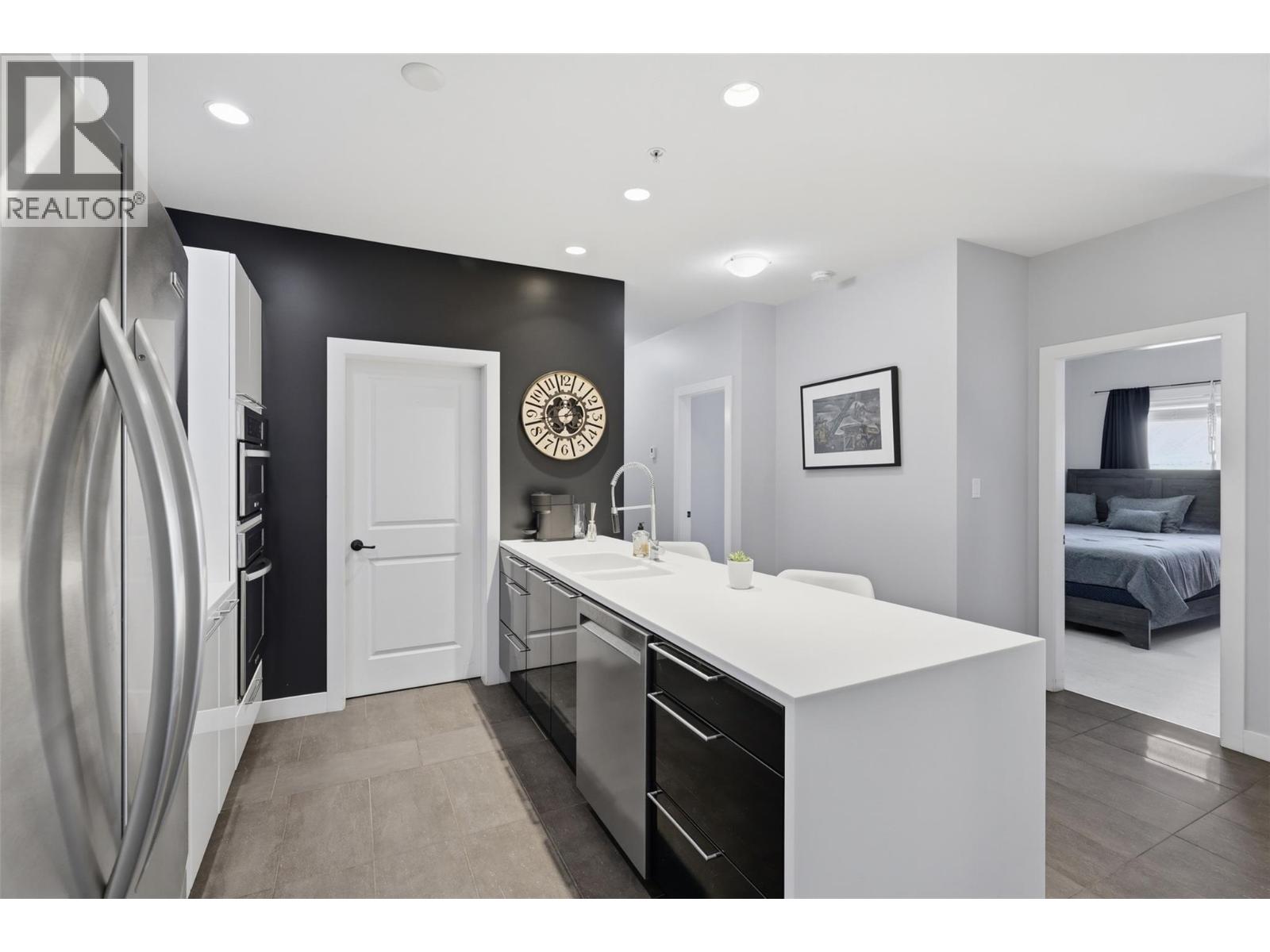 MLS® listing #29955049 for sale located at 5170 Dallas Drive Unit# 411