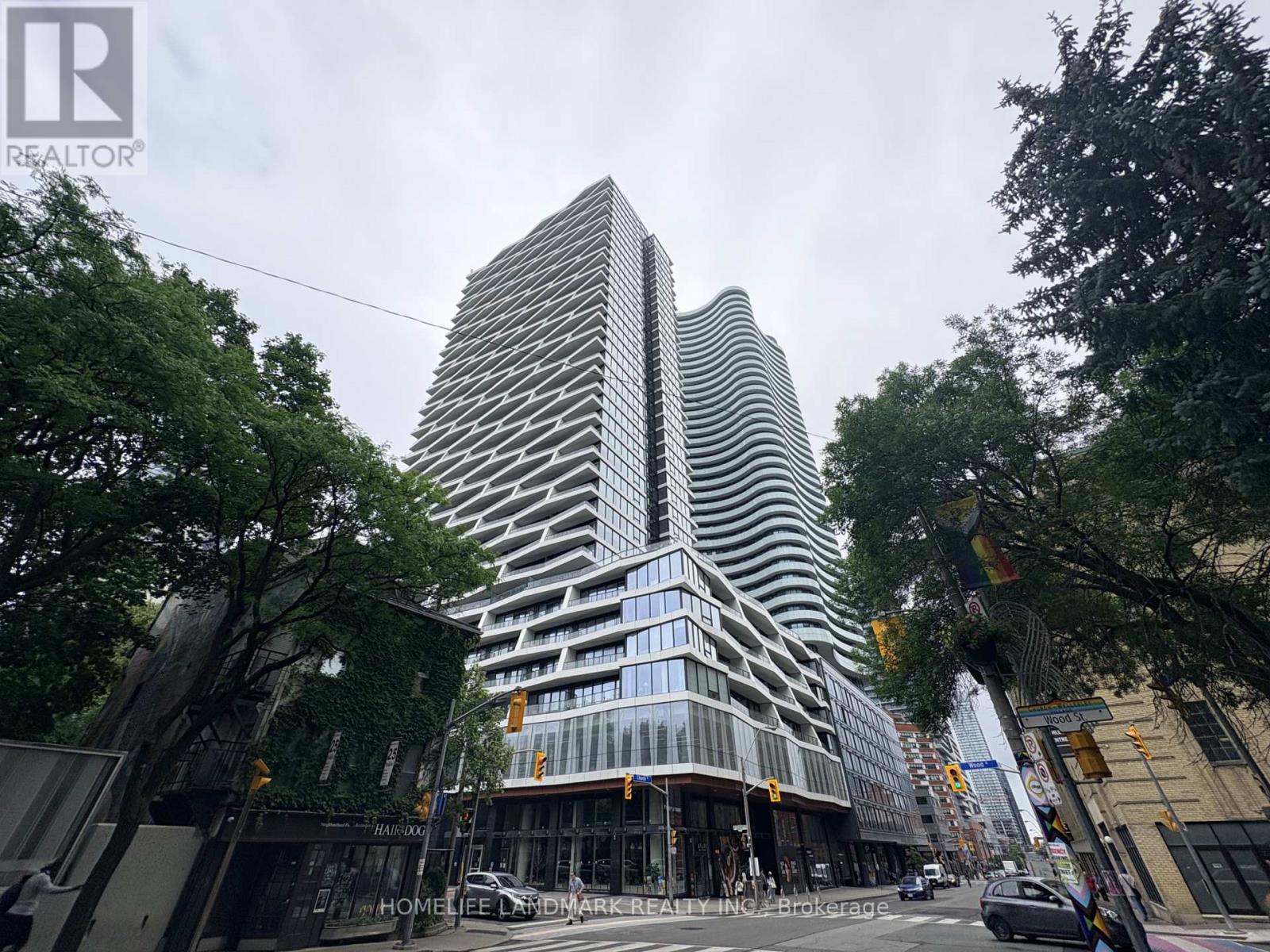 MLS® listing #29956515 for sale located at 3705 - 85 WOOD STREET