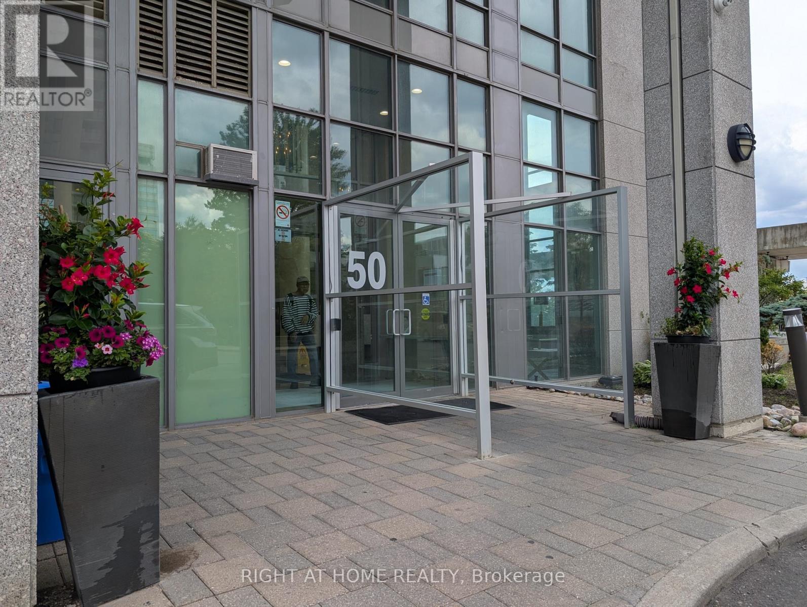 MLS® listing #29956520 for sale located at 1006 - 50 BRIAN HARRISON WAY