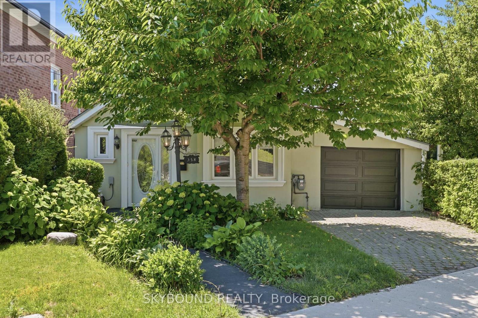 MLS® listing #29956535 for sale located at 358 SILVERTHORN AVENUE