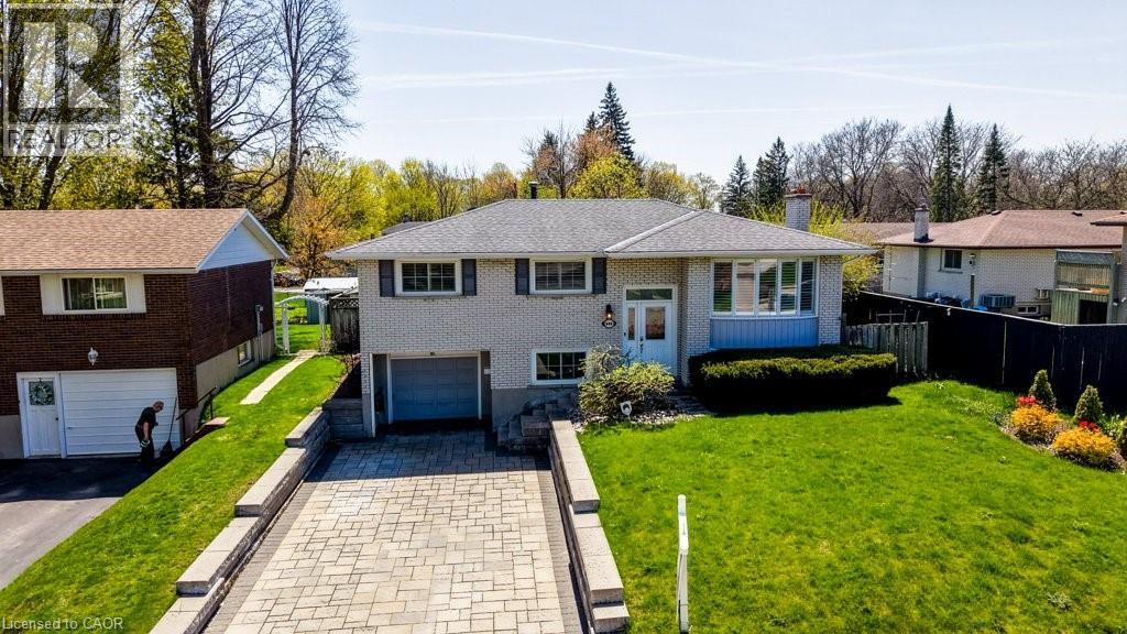 MLS® listing #29956597 for sale located at 682 GLEN FORREST Boulevard