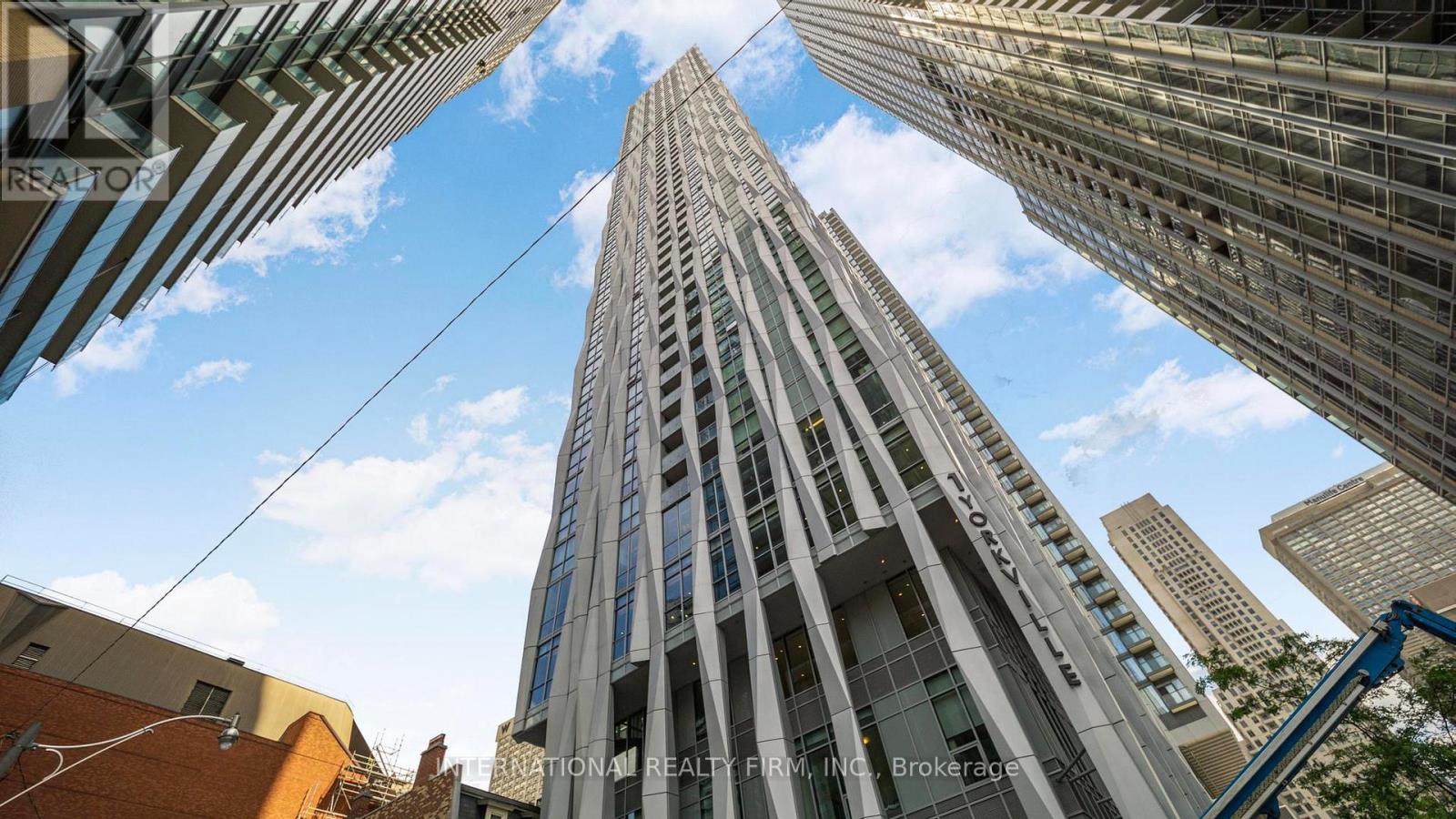 MLS® listing #29956632 for sale located at 5409 - 1 YORKVILLE AVENUE