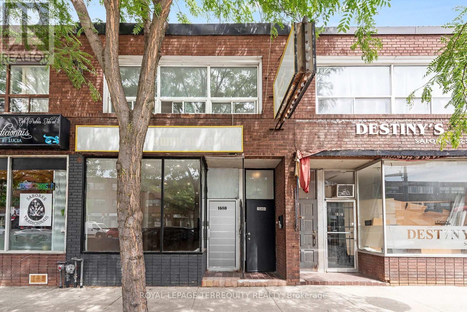 MLS® listing #29956768 for sale located at 1680 ST CLAIR AVENUE W